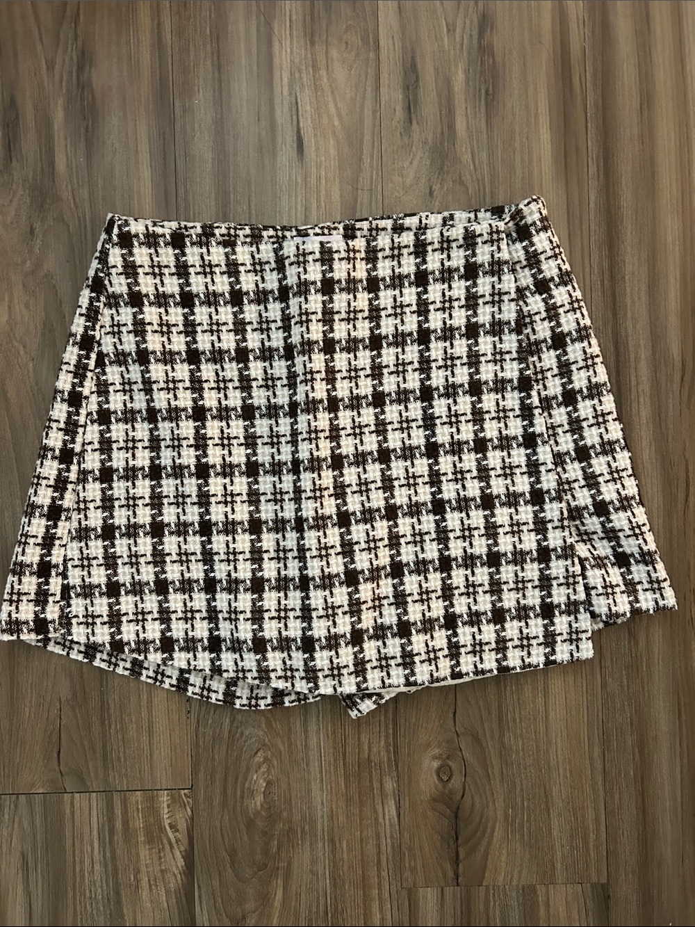 Pink Lily Tweed Houndstooth Mini Skort - Cream & Brown